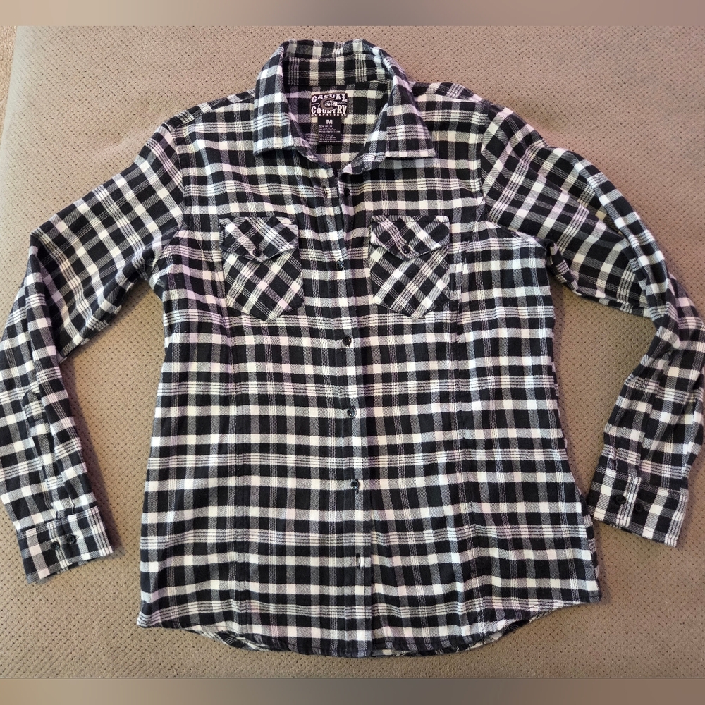 Casual Country Outfitters black & white flannel long sleeve plaid women's medium